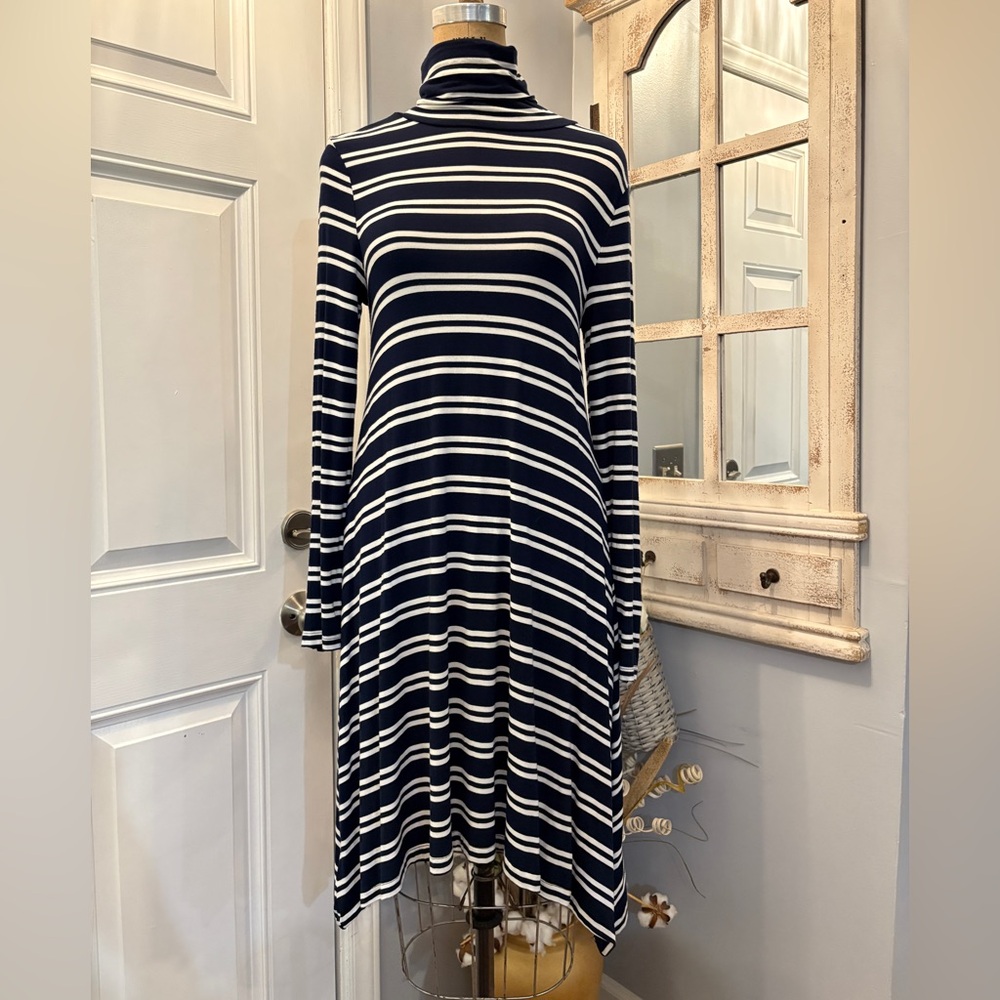 Maeve Navy and White Striped Long‎ Sleeve Shift Unconventional Hem Dress Medium